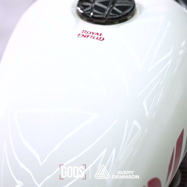 Royal Enfield Shotgun 650 tank.