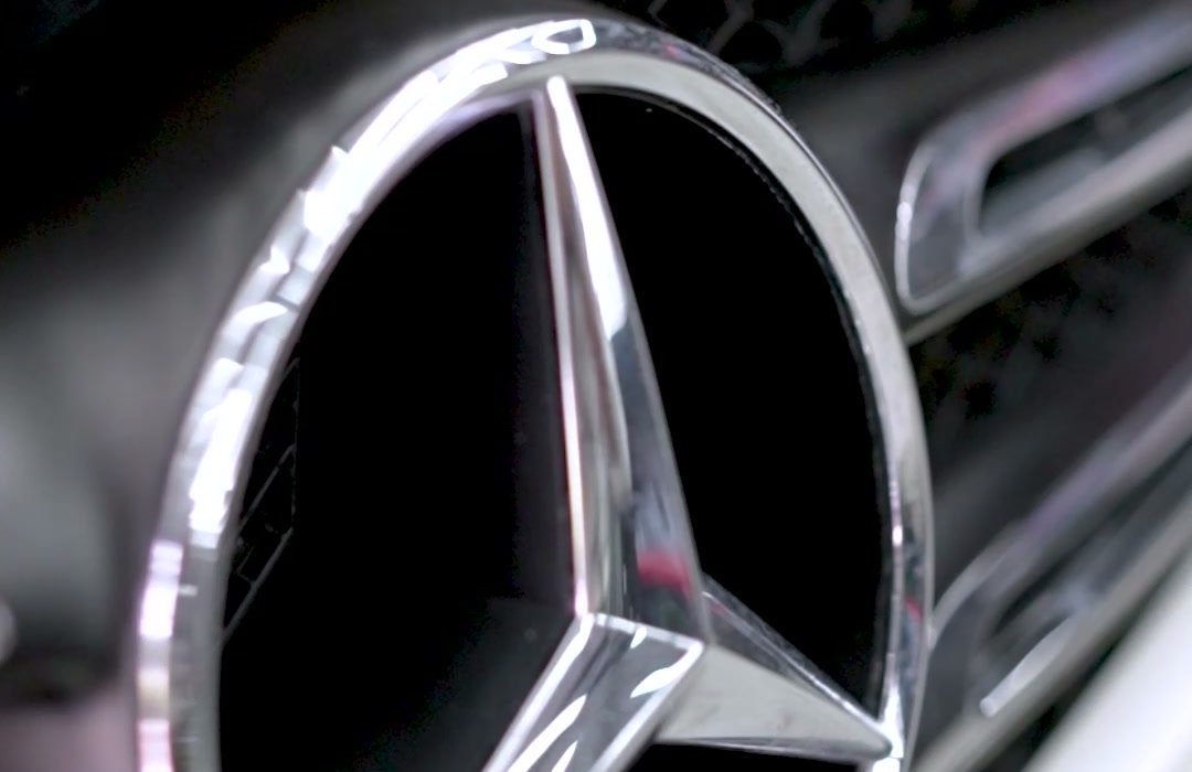 Mercedes-Benz GLC panel finished after refinish work.